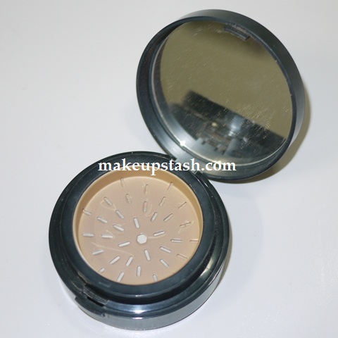 Panned Out | Elizabeth Arden Pure Finish Mineral Powder Foundation SPF 20