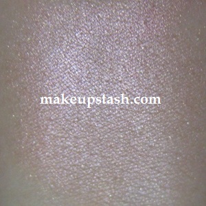 MAC Mineralize Skinfinish in By Candlelight Swatch