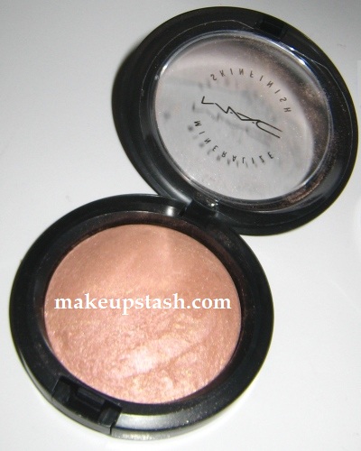 MAC Mineralize Skinfinish in By Candlelight