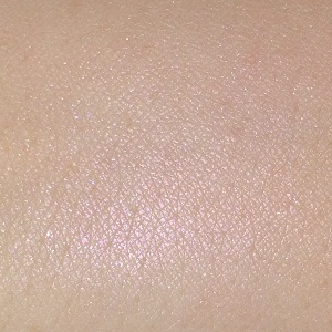 Yves Saint Laurent Beaute Boreal Palette Face Highlighter in Polar Light Swatch